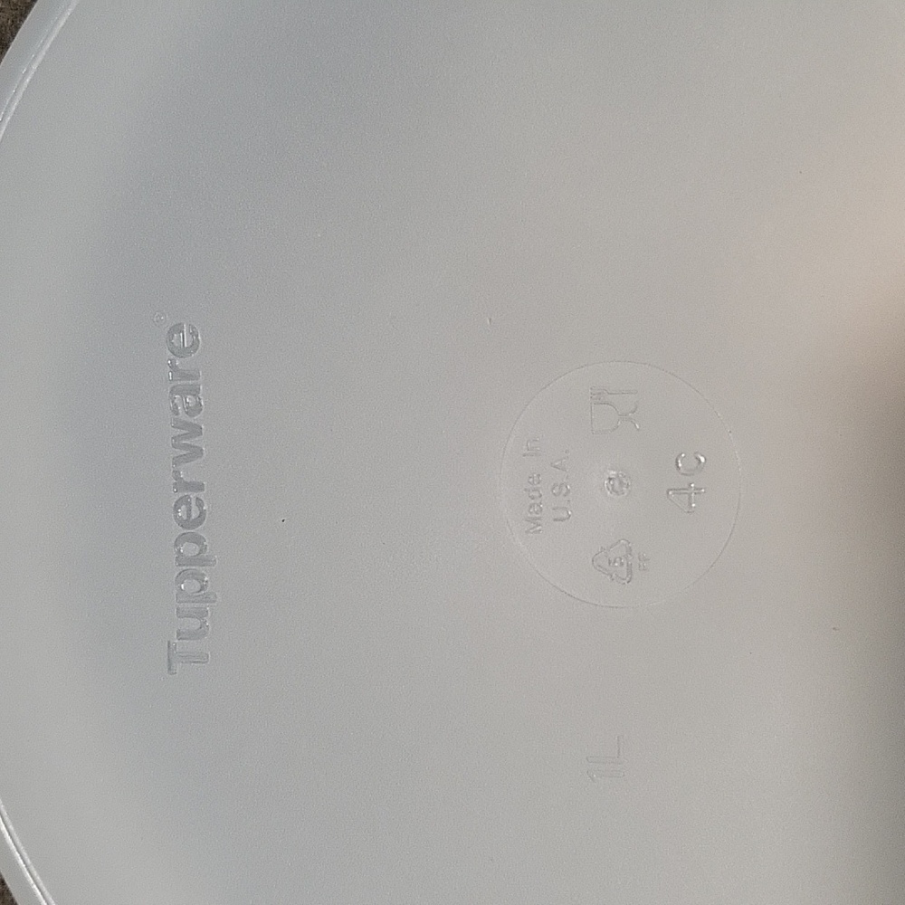 Tupperware 4- cup Stuffable Container - Picture 4 of 5